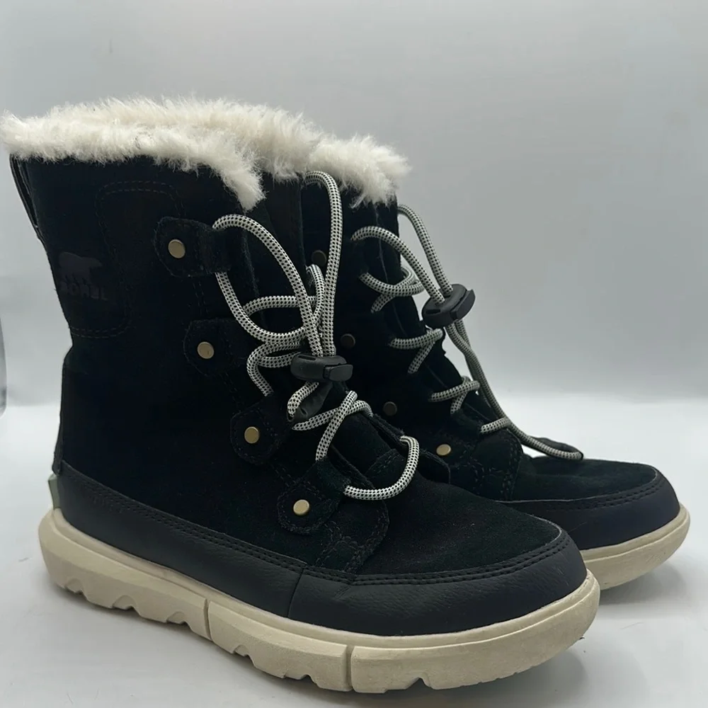 Sorel Sz 4 Black and White‎ Boots with Fur Lining